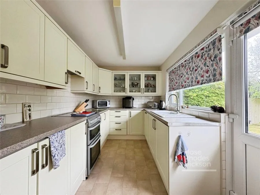 Holford Road, Wootton Bridge, PO33, photo 2