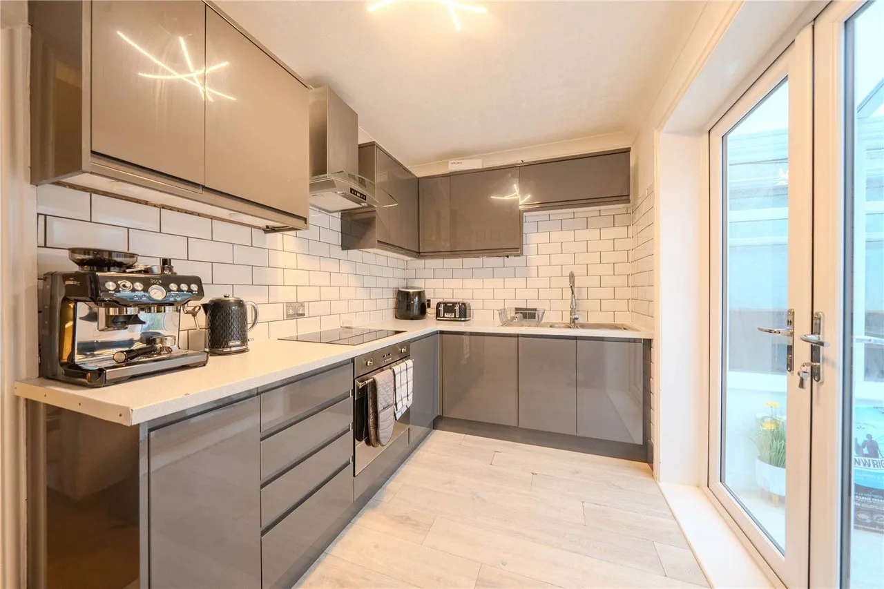 Troydale Grove, Pudsey, LS28, photo 3