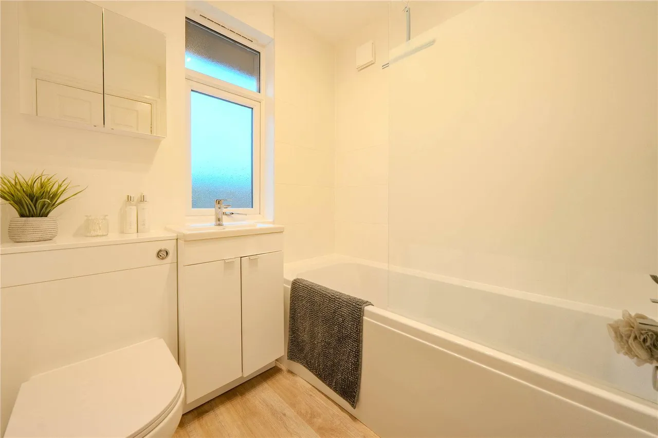 Troydale Grove, Pudsey, LS28, photo 7