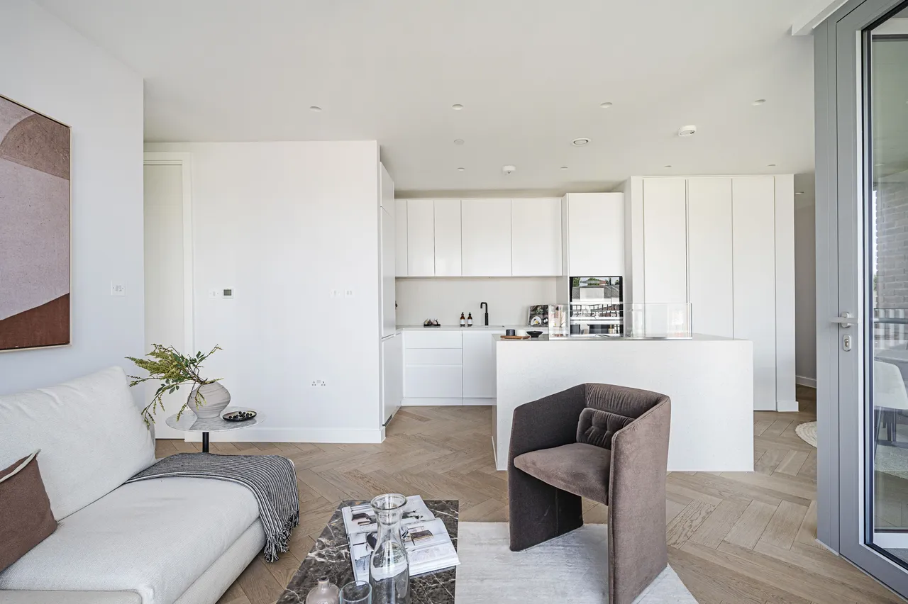 Flat 14, 4 Maple Path, London, photo 10