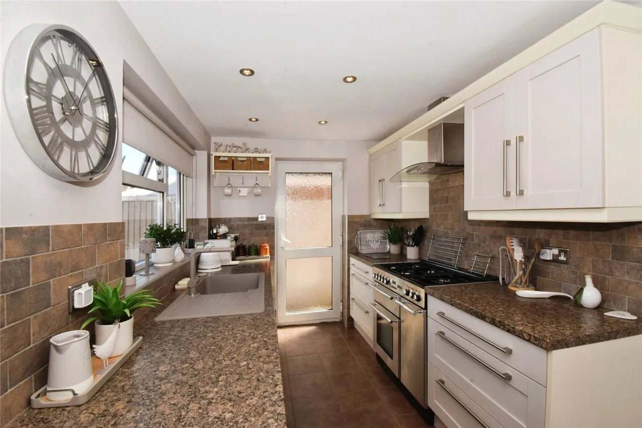Bideford Close, Wigston, LE18, photo 10