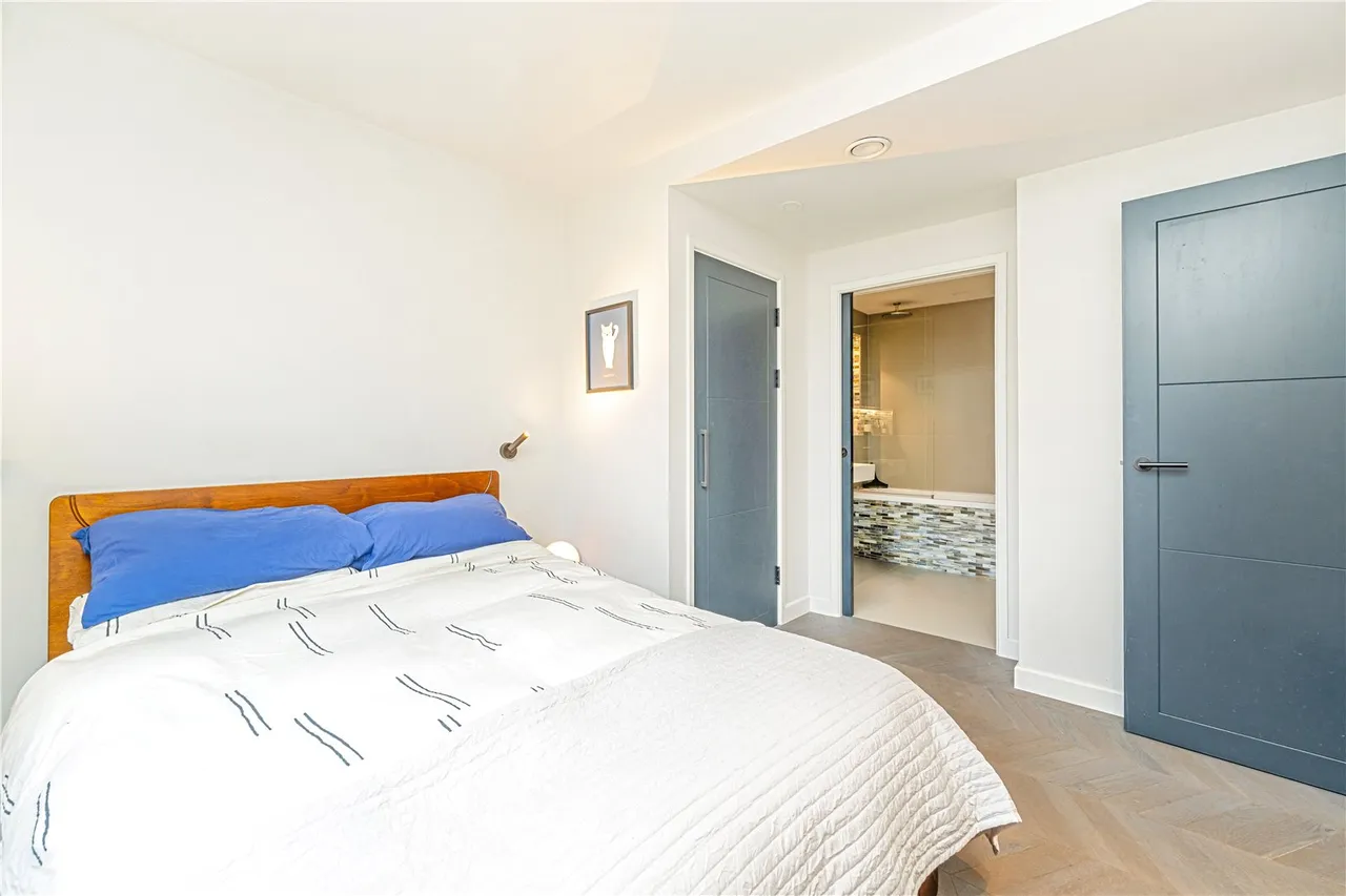 Bembridge House, 1 Archer Mews, Hampton Hill, Middlesex, TW12 1EB, photo 5