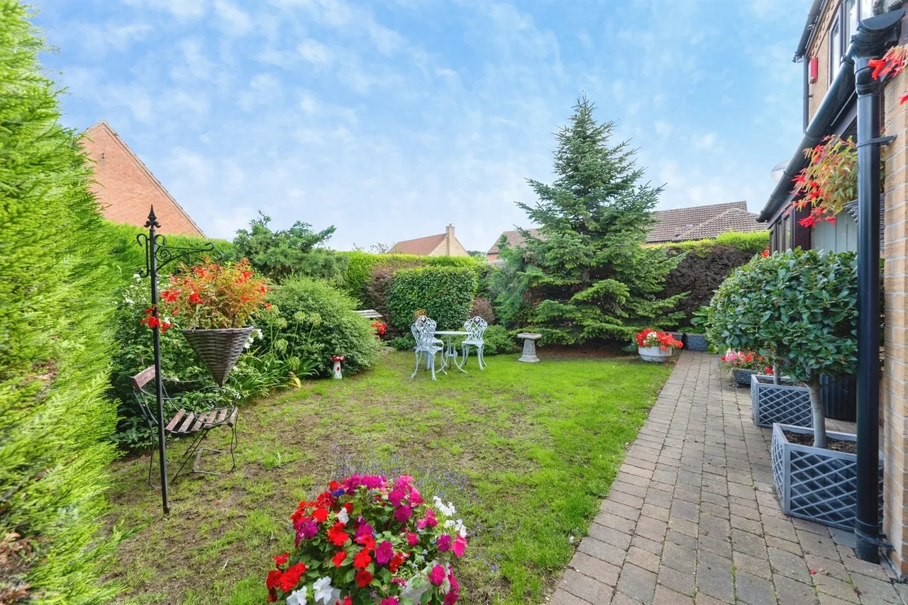 Hawthorn Walk, Bury St. Edmunds, IP28, photo 6
