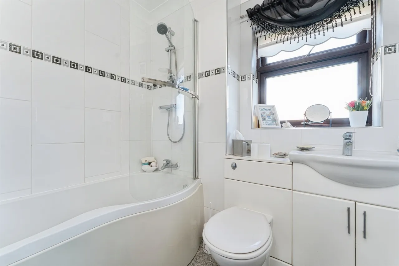 Hawthorn Walk, Bury St. Edmunds, IP28, photo 21