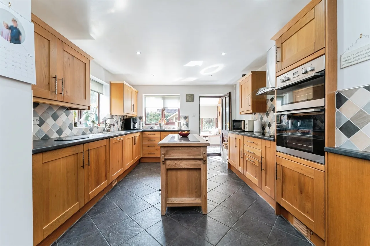 Hawthorn Walk, Bury St. Edmunds, IP28, photo 12