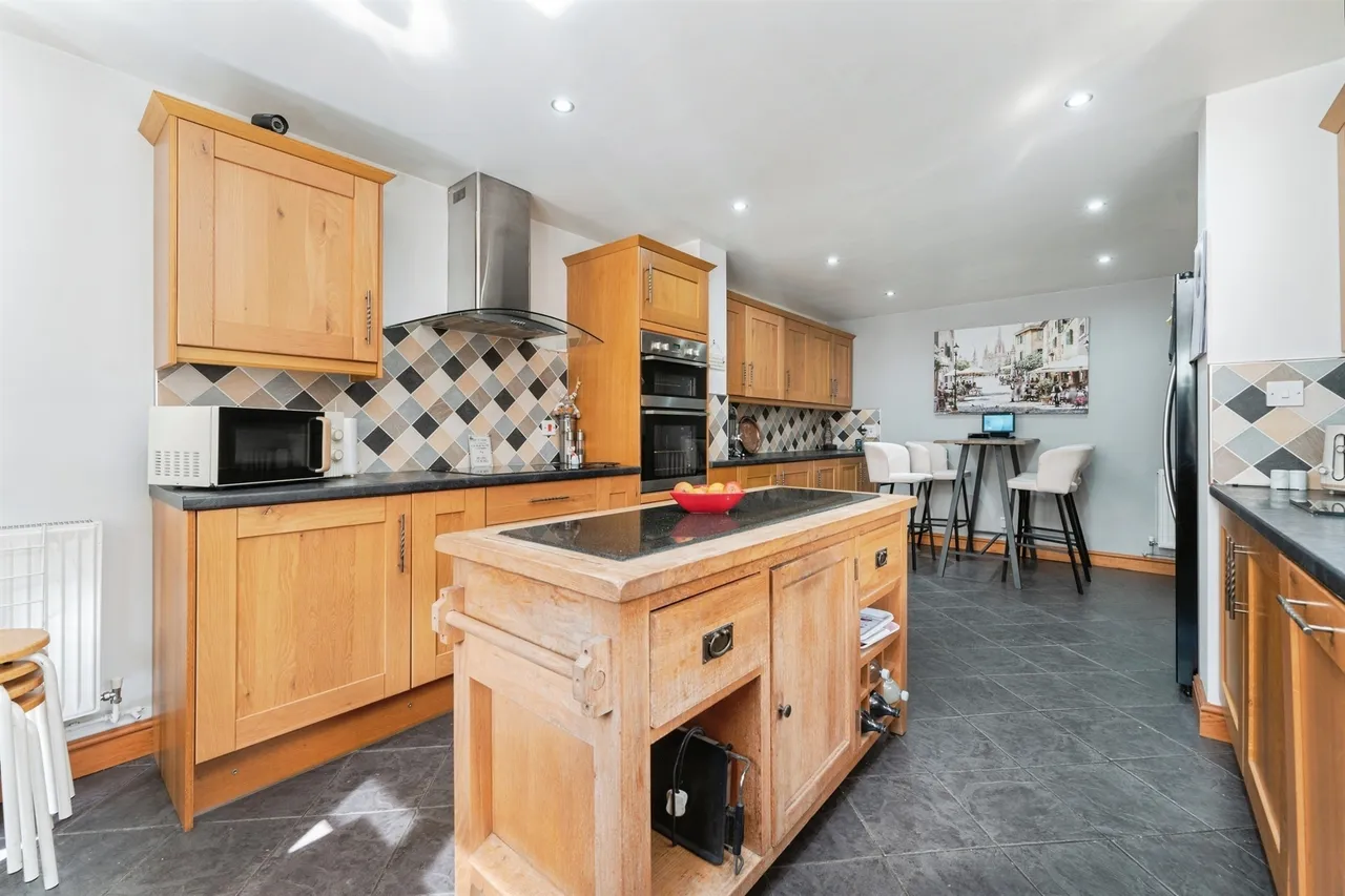 Hawthorn Walk, Bury St. Edmunds, IP28, photo 13