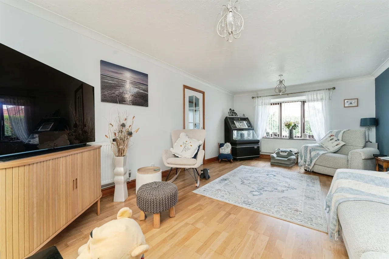 Hawthorn Walk, Bury St. Edmunds, IP28, photo 9