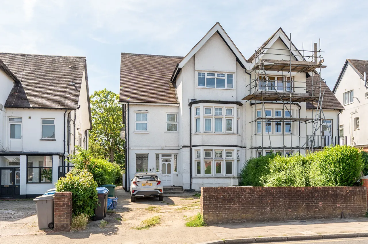 62a Wembley Park Drive, photo 3