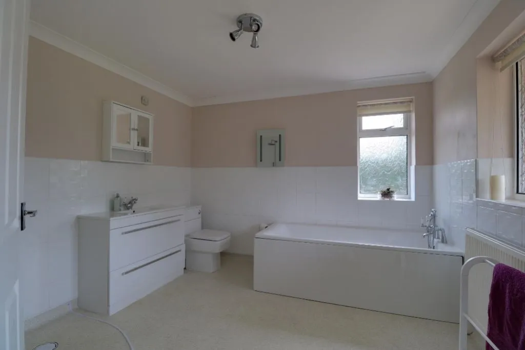 Back Lane, Colsterworth, NG33, photo 11