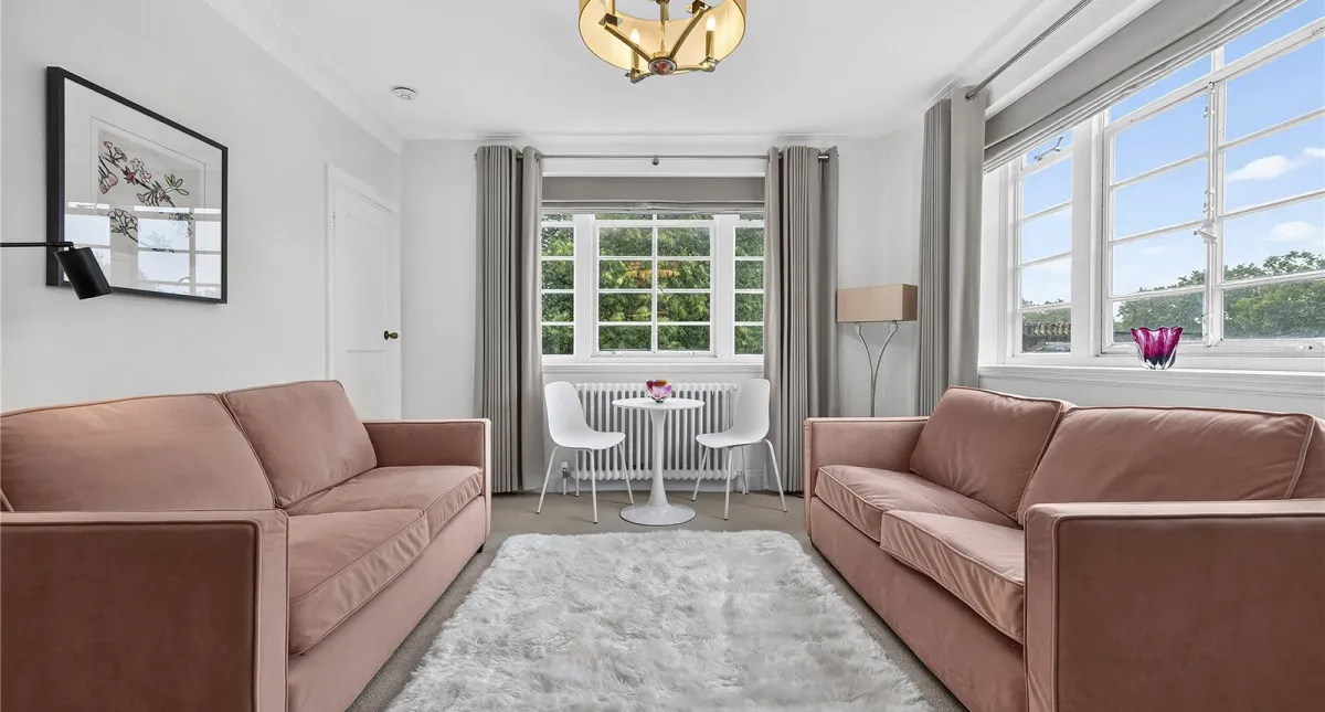 Tavistock Square, Bloomsbury, WC1H, photo 2