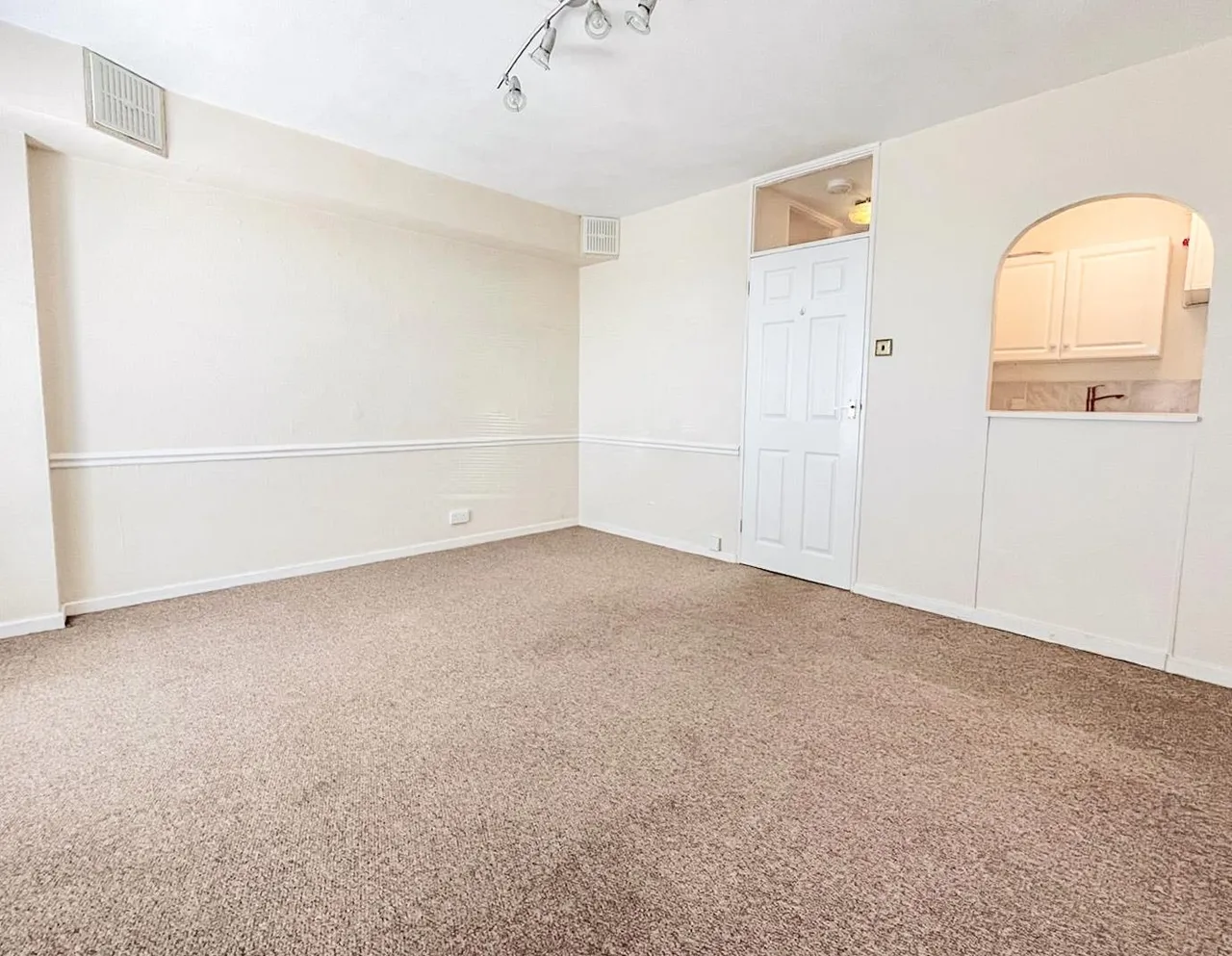 54-56 Marina, St. Leonards-On-Sea, East Sussex, TN38 0BQ, photo 4