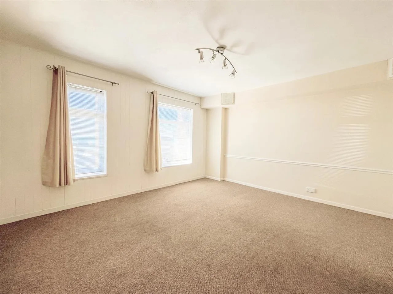 54-56 Marina, St. Leonards-On-Sea, East Sussex, TN38 0BQ, photo 6