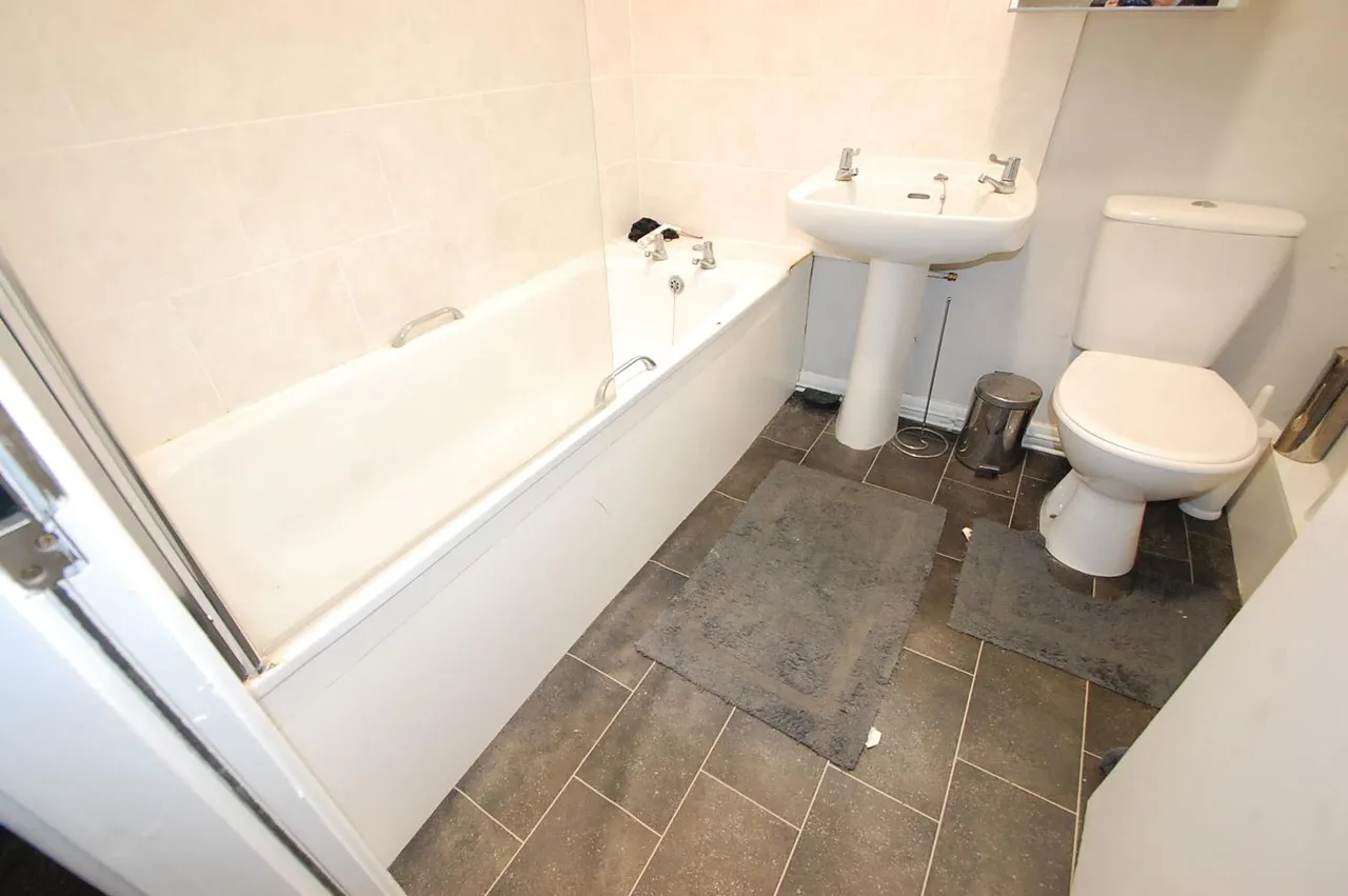 Wyggeston Street, Burton upon Trent, DE13, photo 4