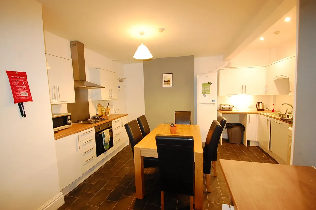 Wyggeston Street, Burton upon Trent, DE13, photo 2