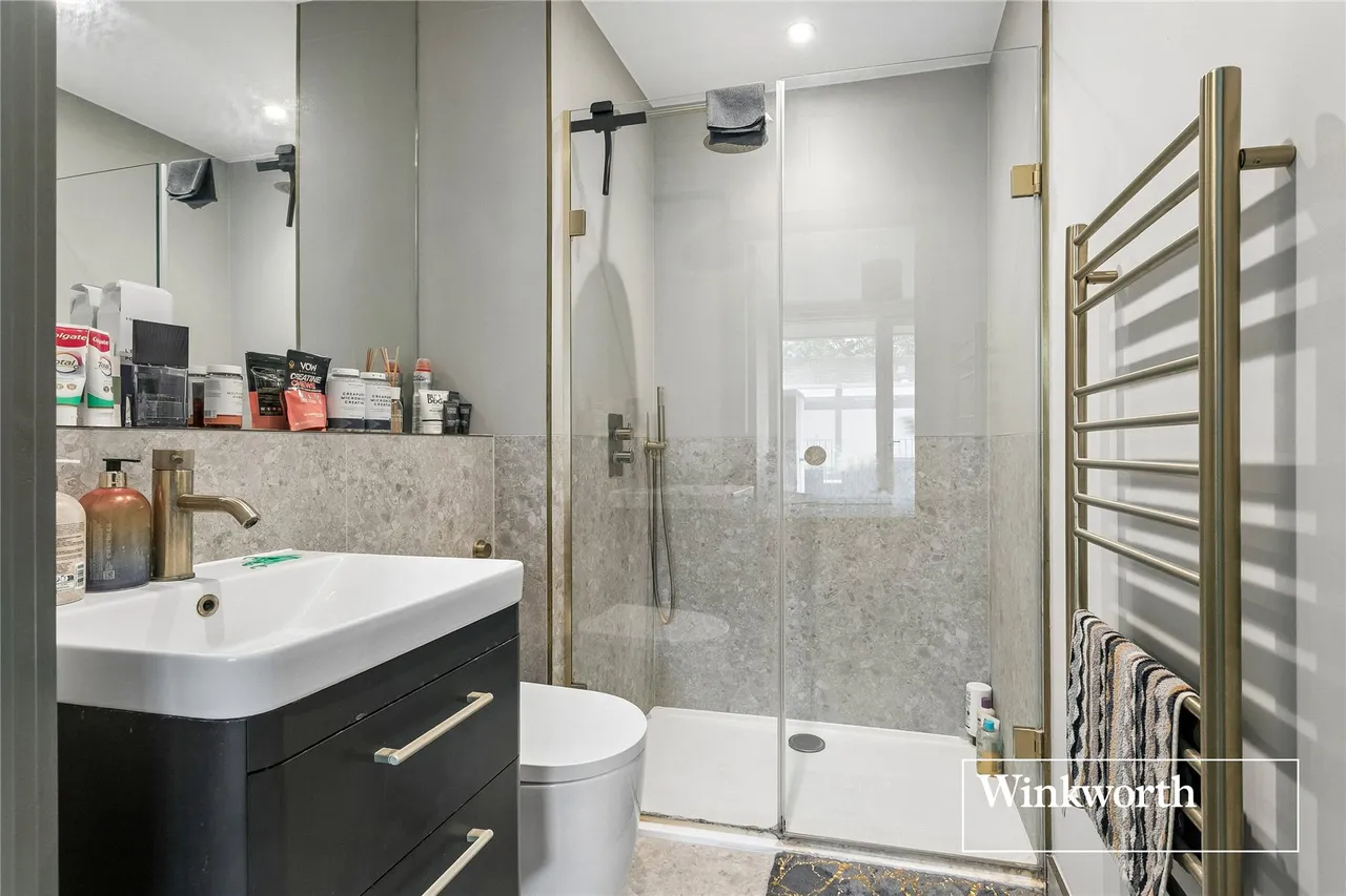 Oakleigh Road North, London, N20, photo 6