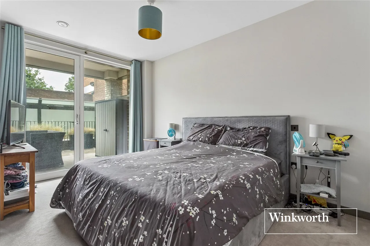 Oakleigh Road North, London, N20, photo 5