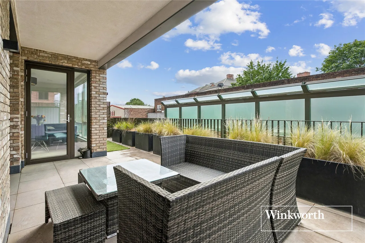 Oakleigh Road North, London, N20, photo 4