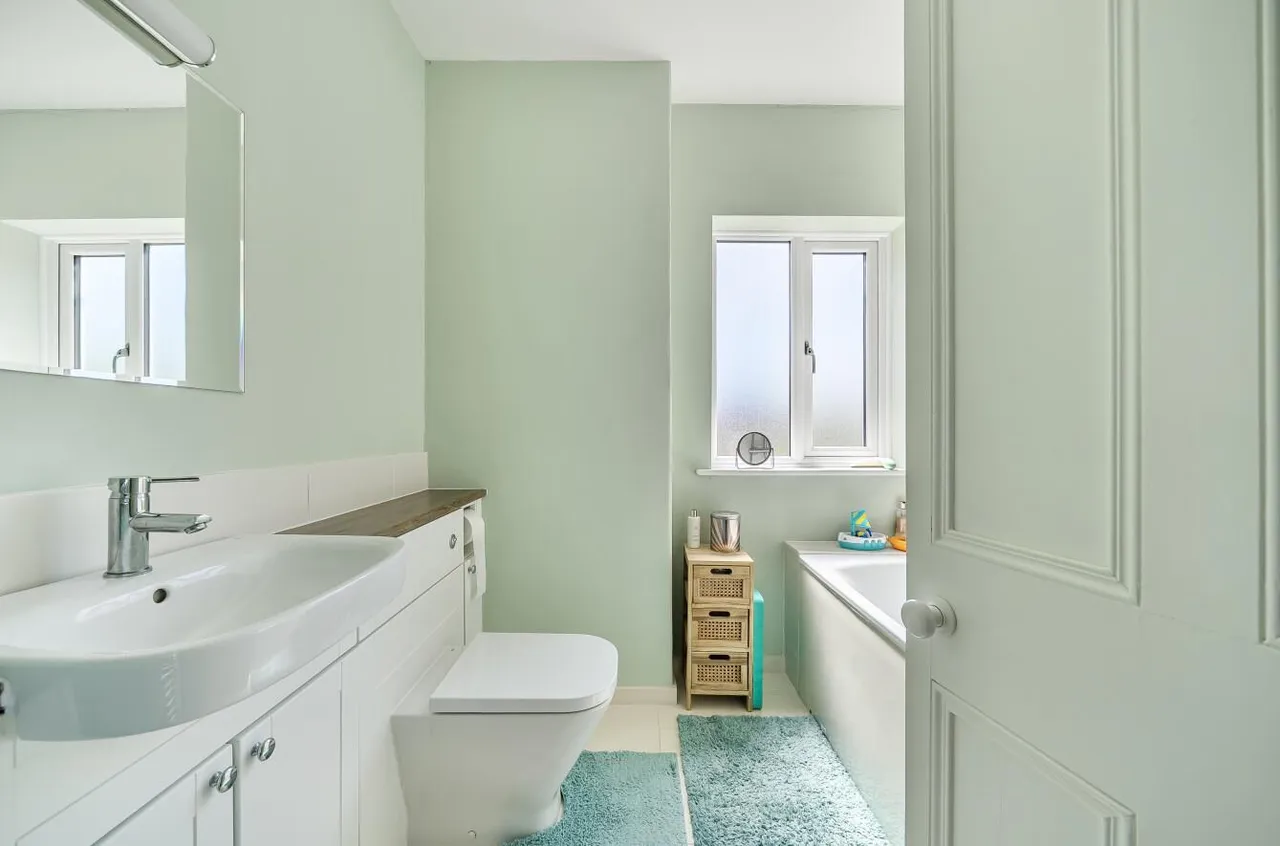 West End, Melksham, SN12, photo 17
