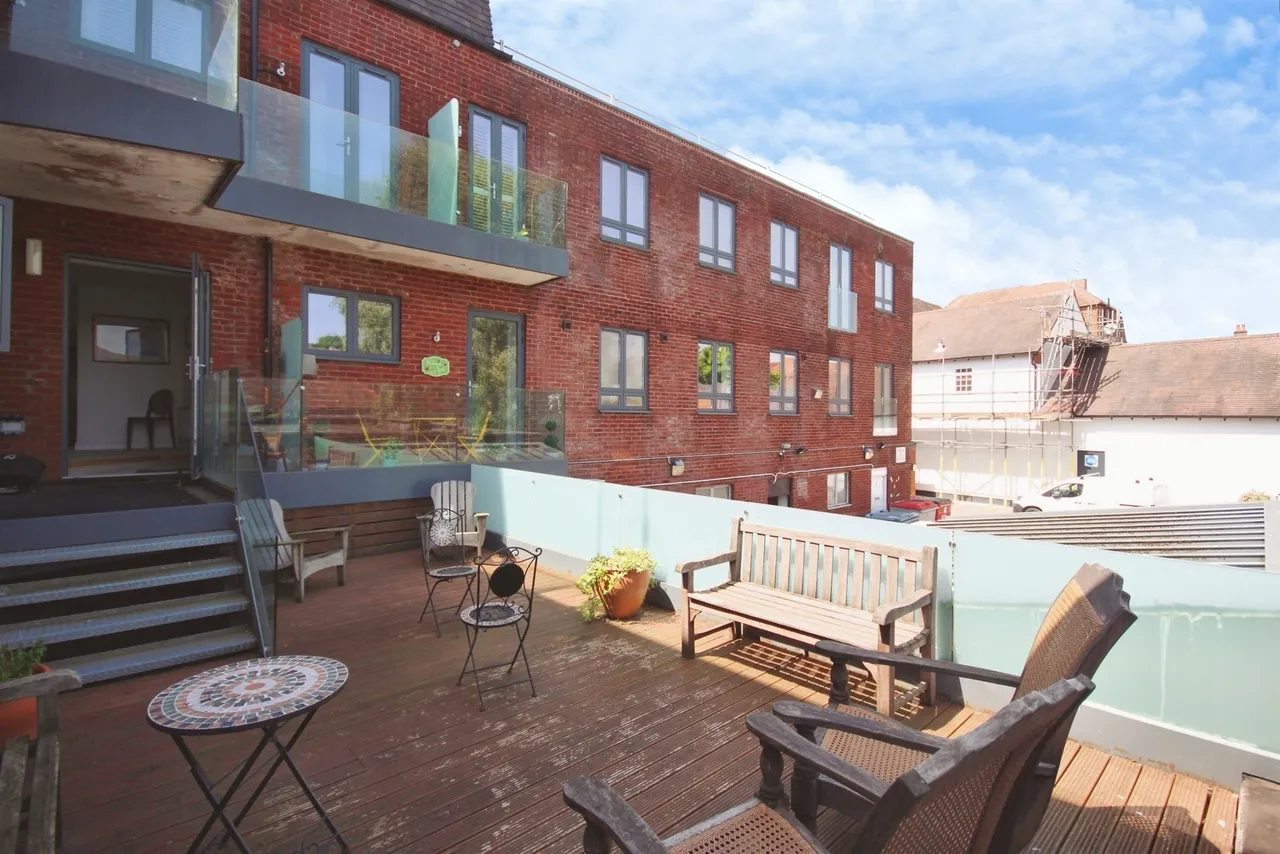 2 bed flat for sale — Swan Street, Warwick