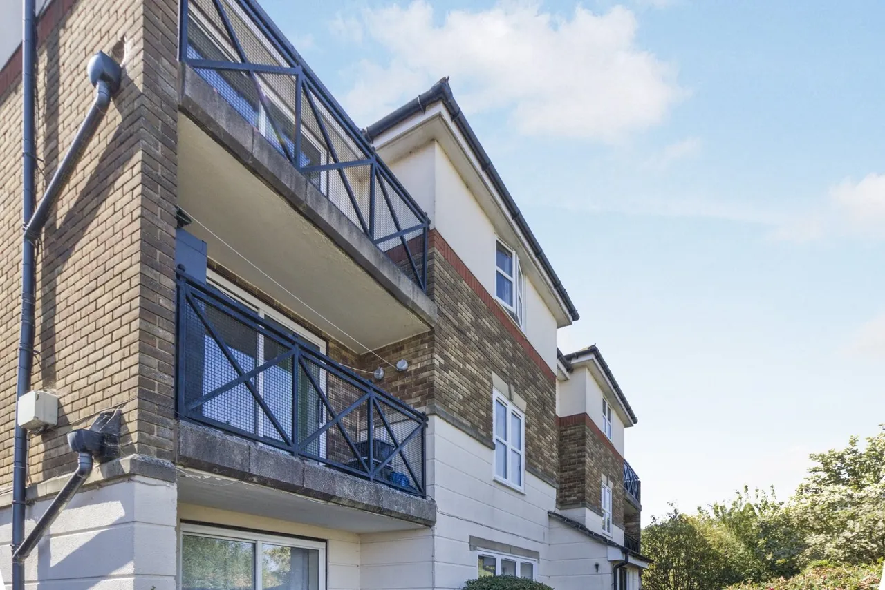 Voyagers Close, London, SE28, photo 17