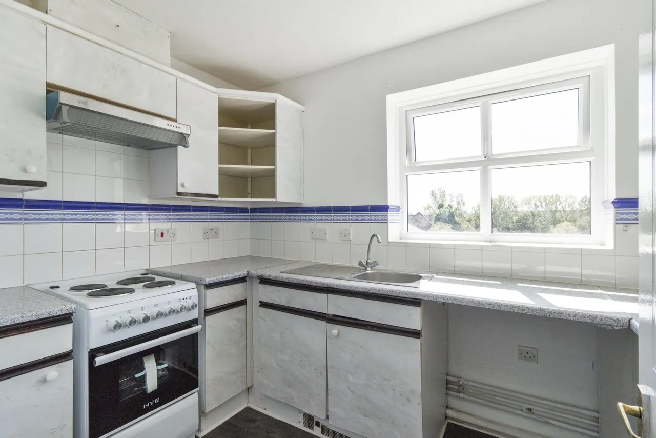Voyagers Close, London, SE28, photo 11