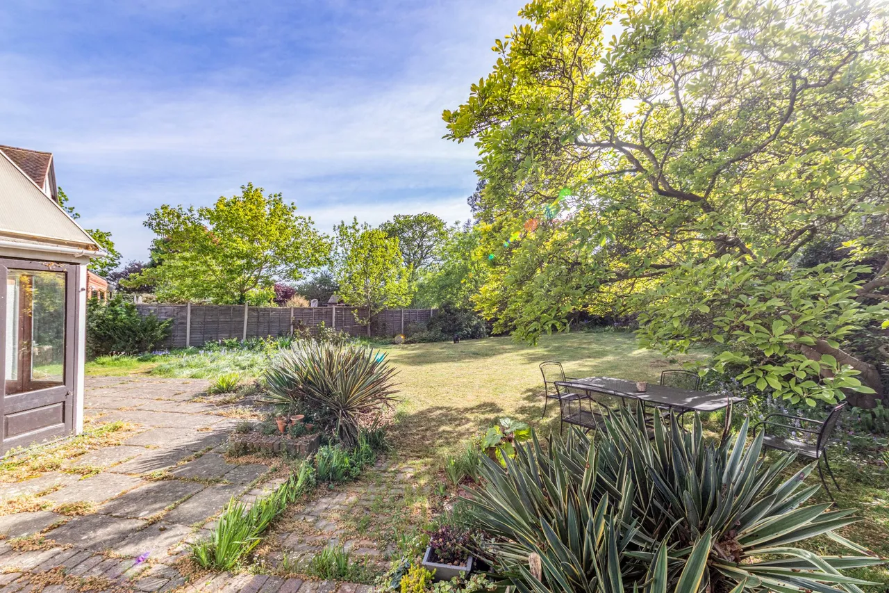 Aviary Road, Pyrford, GU22, photo 32
