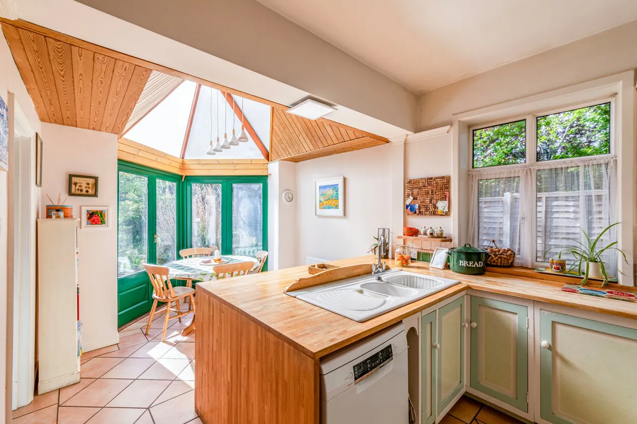 Aviary Road, Pyrford, GU22, photo 13