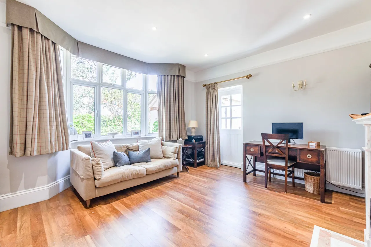 Aviary Road, Pyrford, GU22, photo 3