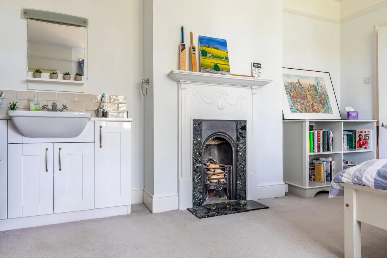 Aviary Road, Pyrford, GU22, photo 27