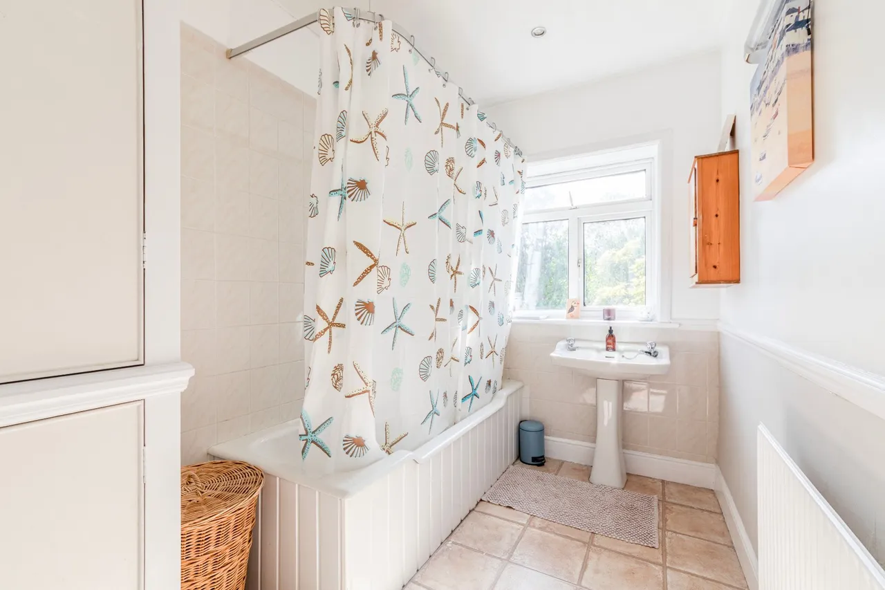Aviary Road, Pyrford, GU22, photo 31