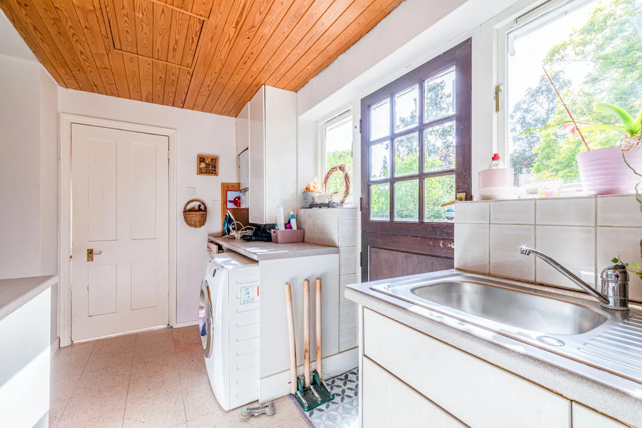 Aviary Road, Pyrford, GU22, photo 17