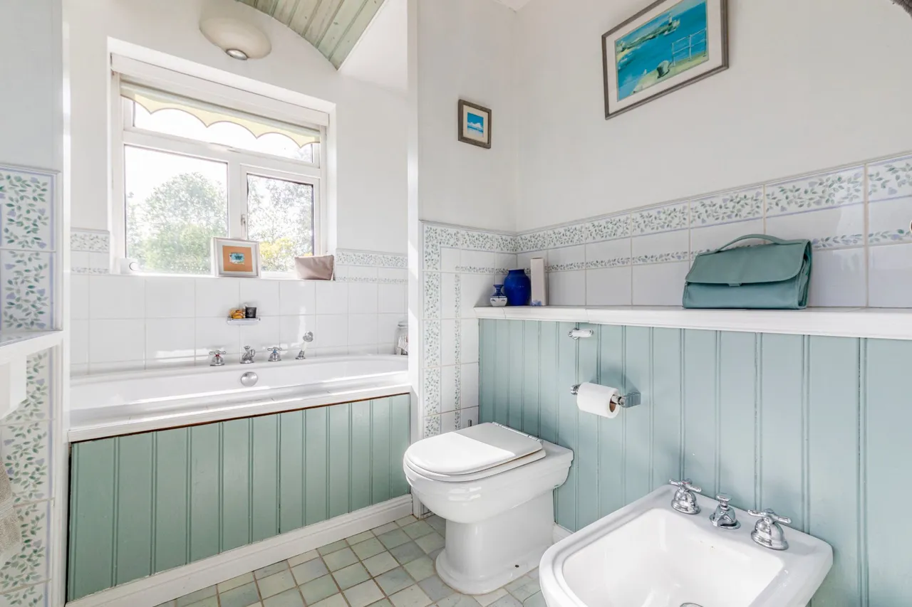 Aviary Road, Pyrford, GU22, photo 24
