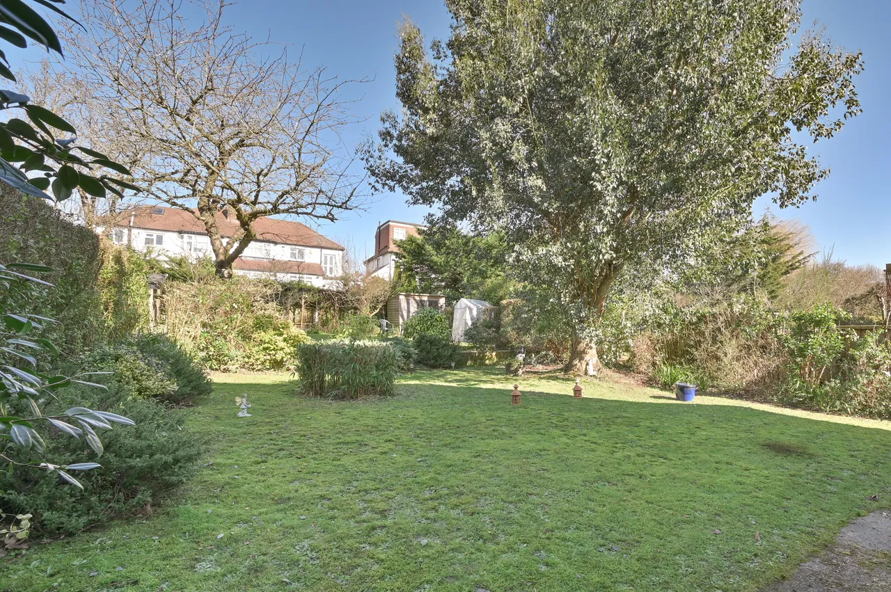 93 Brim Hill, London, photo 11