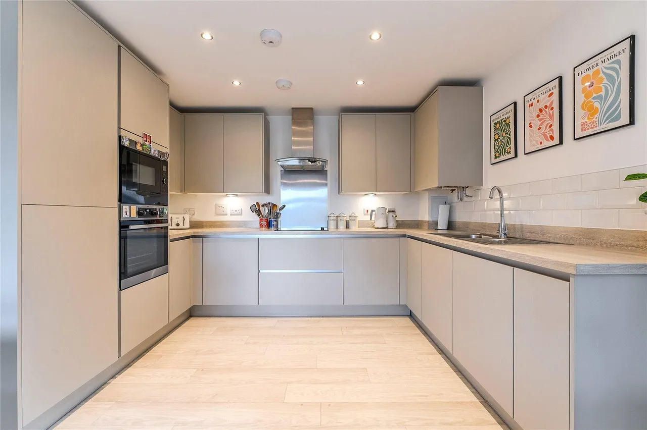 Broadclough Way, Maidstone, ME17, photo 2