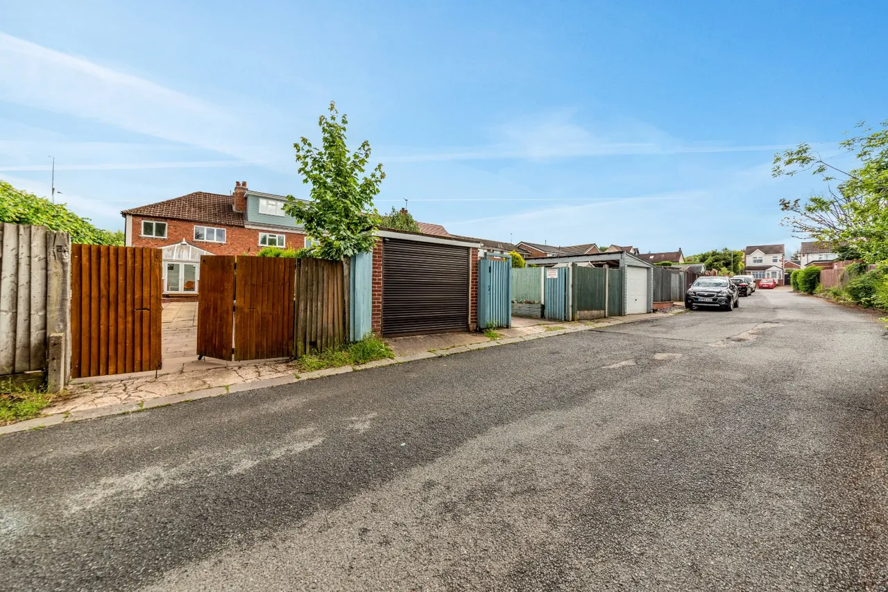 Gannow Walk, Rubery, Rednal, Birmingham, B45 9EG, photo 20