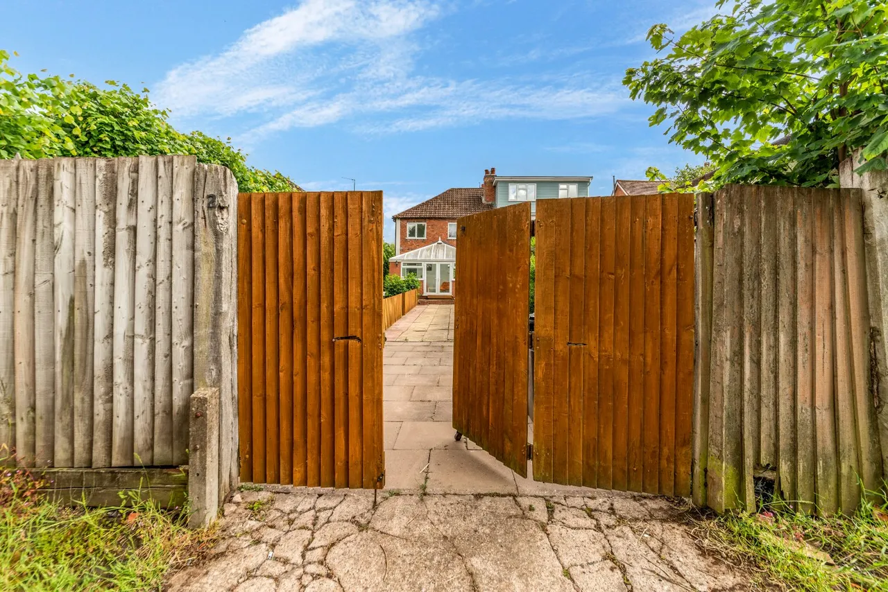 Gannow Walk, Rubery, Rednal, Birmingham, B45 9EG, photo 21