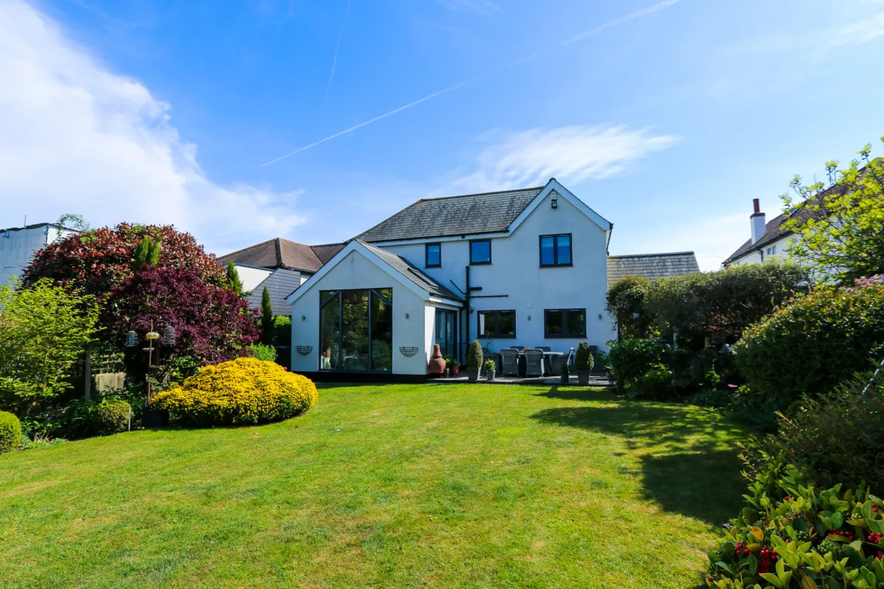 St. Marys Road, Benfleet, SS7, photo 31