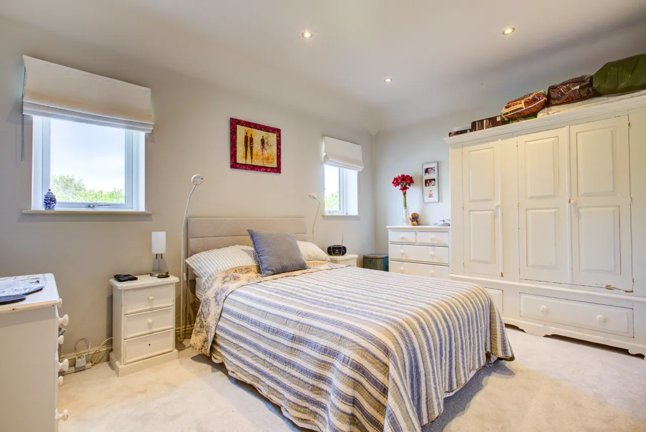 St. Marys Road, Benfleet, SS7, photo 22