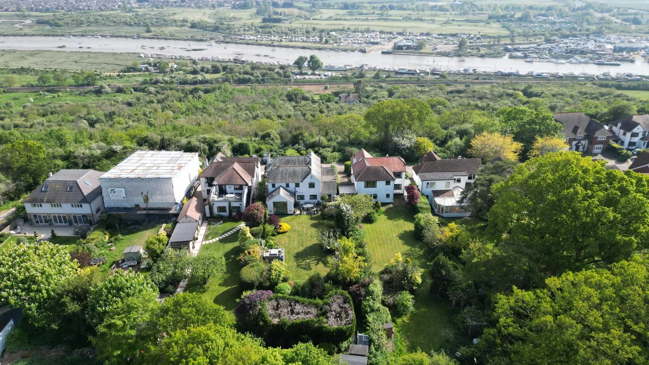 St. Marys Road, Benfleet, SS7, photo 33
