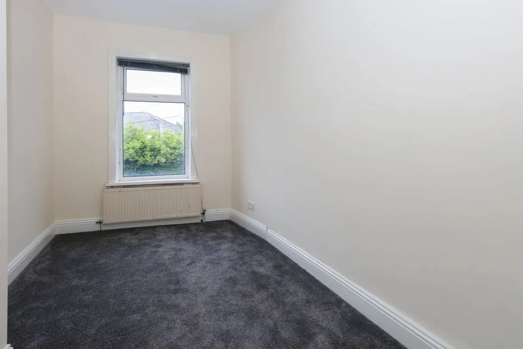 Mayfair Gardens, Rochdale OL11 4QA, photo 6