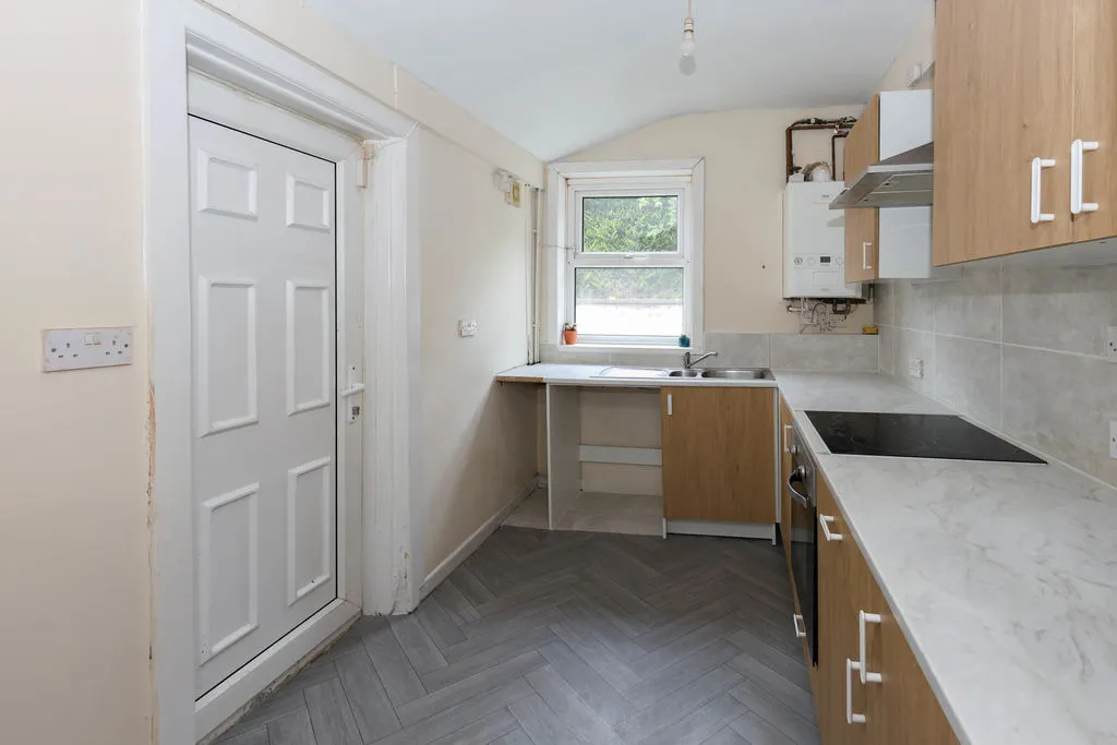 Mayfair Gardens, Rochdale OL11 4QA, photo 4