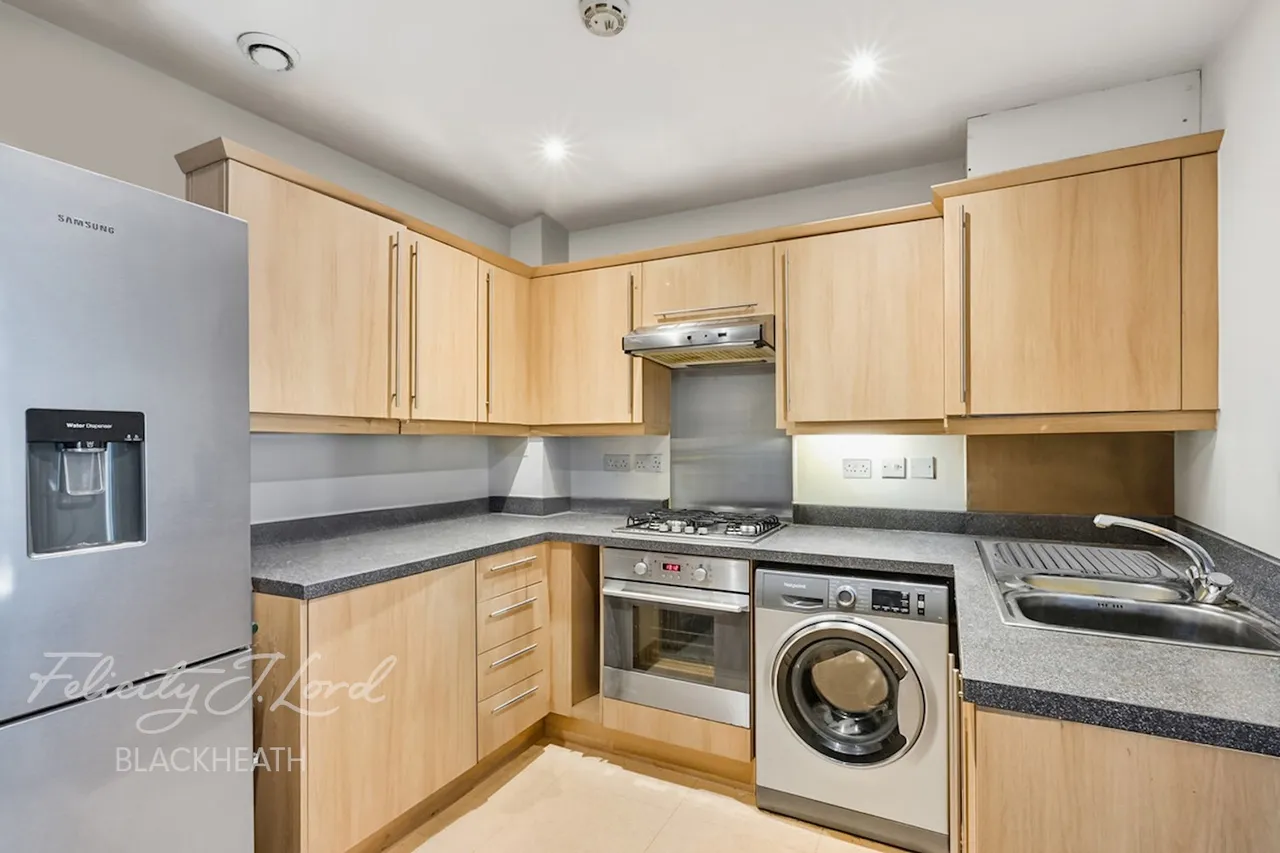 Charlton Road, London, photo 2