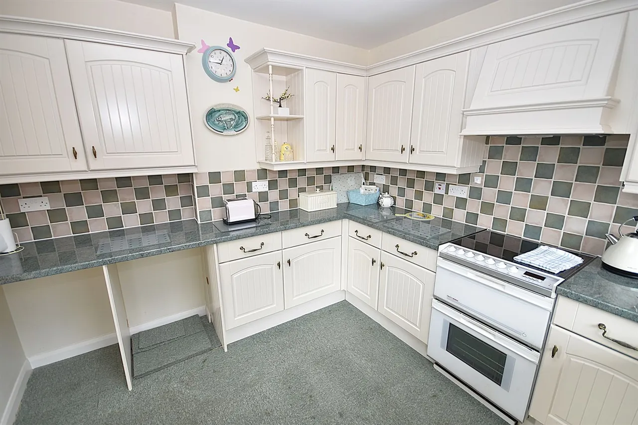 Cherryfields Road, Macclesfield, photo 4