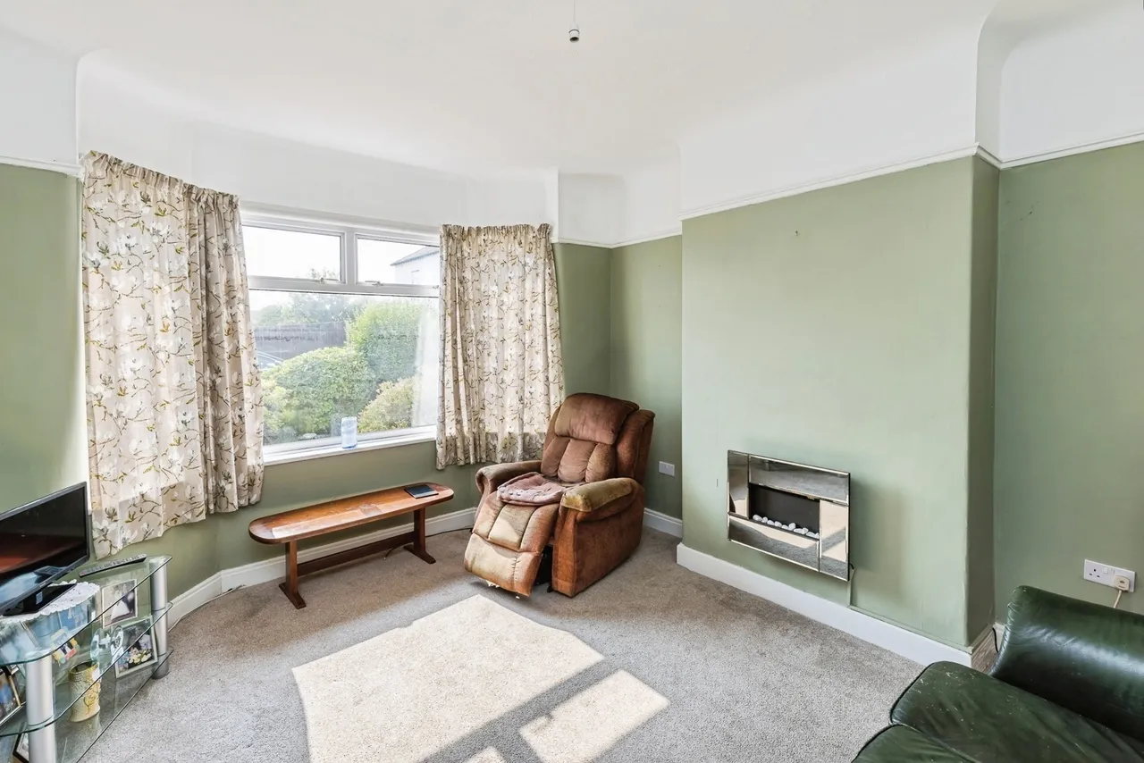 Gresford Avenue, Wirral, CH48, photo 2