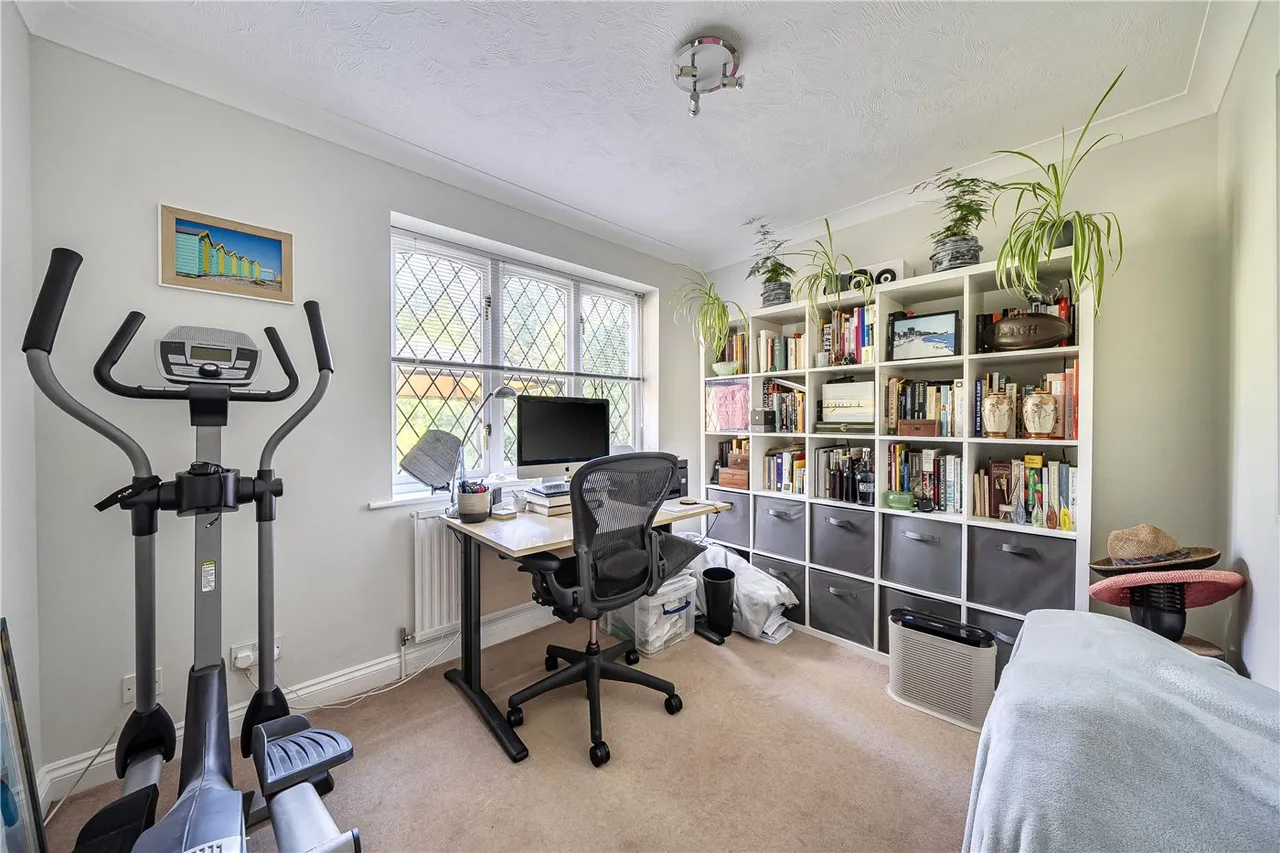 High Street, Rowledge, Farnham, Surrey, GU10, photo 4