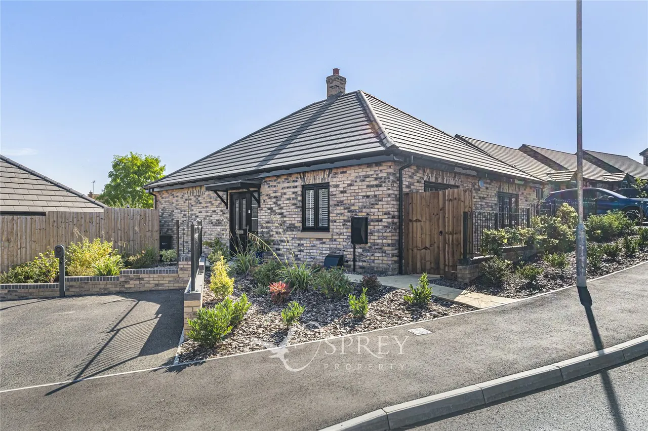 2 bed house for sale, Primrose Drive, Oundle, PE8