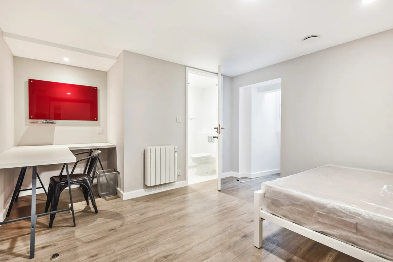 1 bed house to rent — West Hill House, Winchester