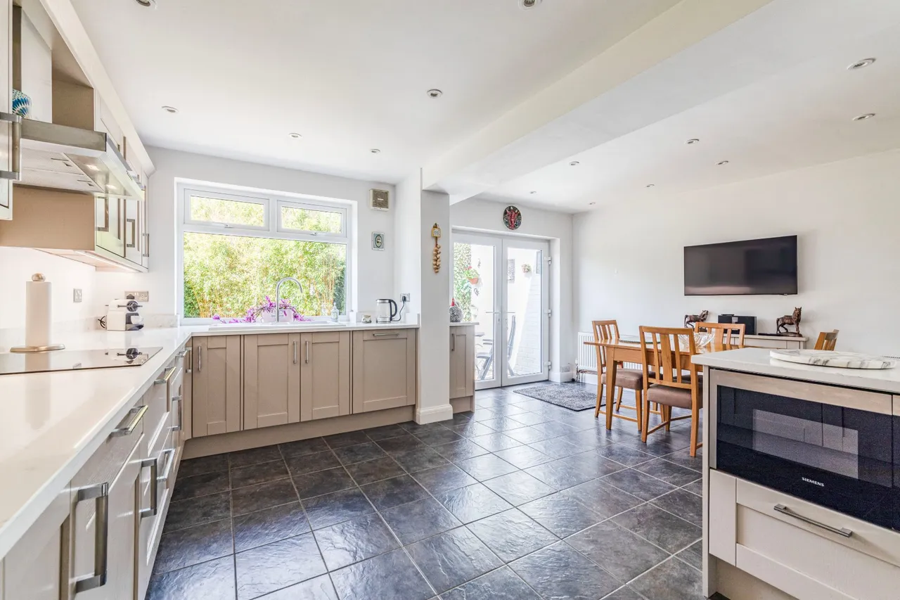 Church Road, Byfleet, KT14, photo 10