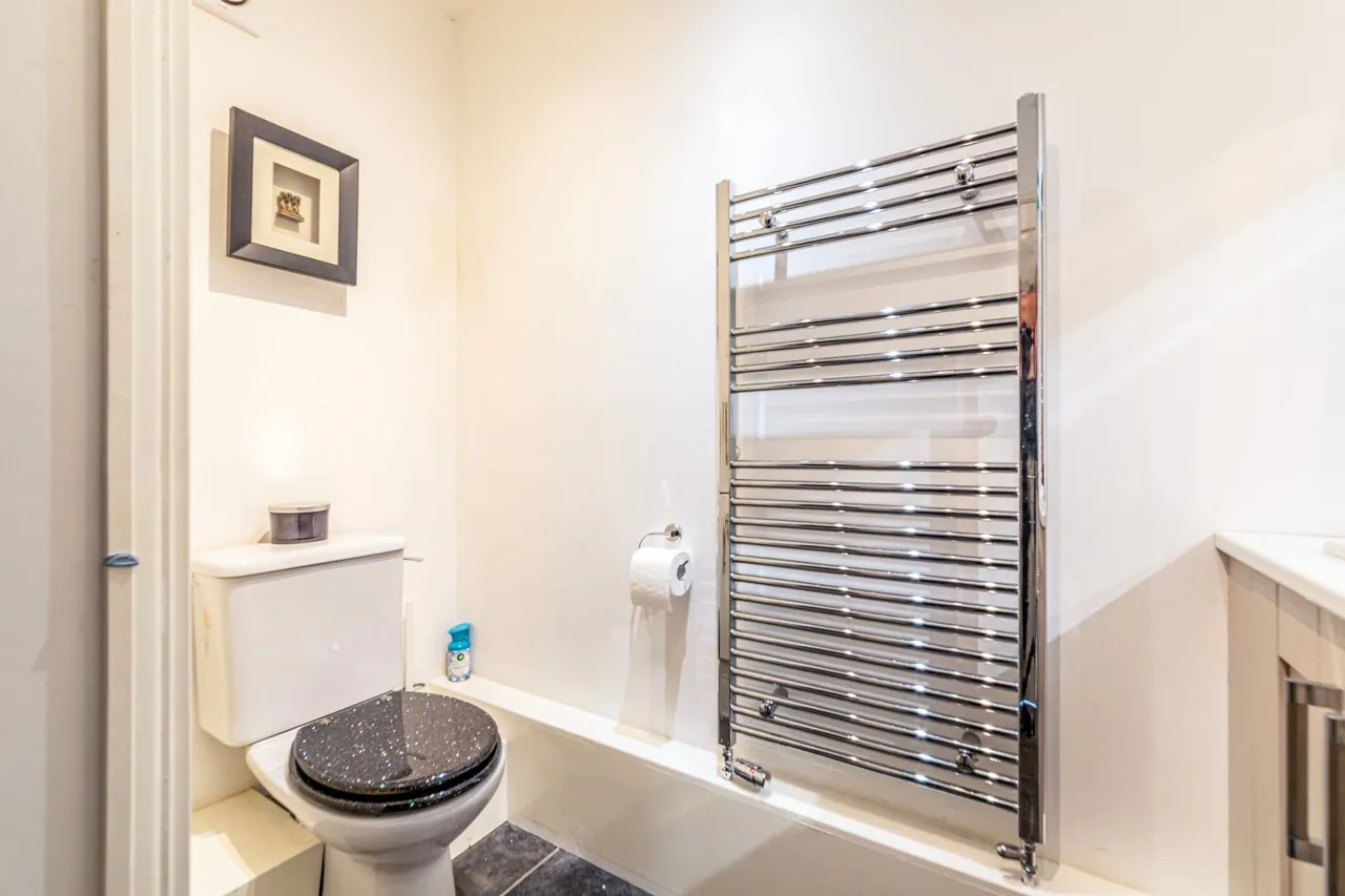 Church Road, Byfleet, KT14, photo 13