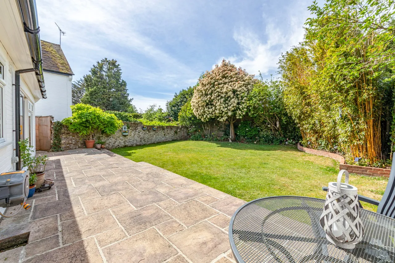 Church Road, Byfleet, KT14, photo 25